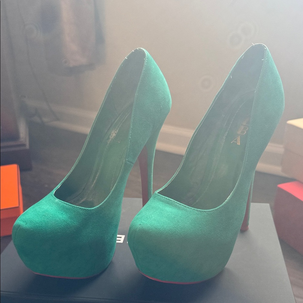 Alba Vibrant Green Platform Heels